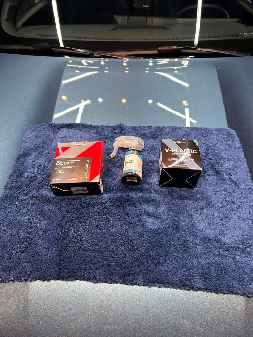 Produtos premium utilizados na Trust Detail: CarPro CQ.UK 3.0, Reload 2.0 e Vonixx V-Plastic